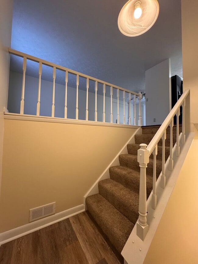 Photo - 300 Pegotty Ct NE