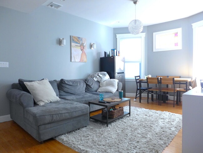 Building Photo - 1615 Tremont St