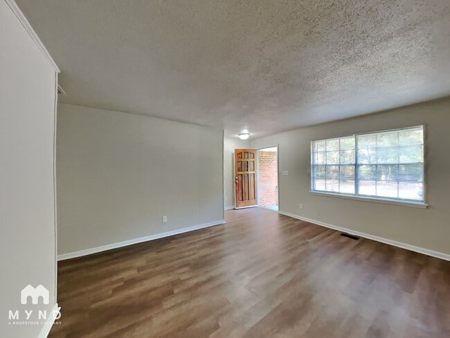 Photo - 713 Kingman Rd