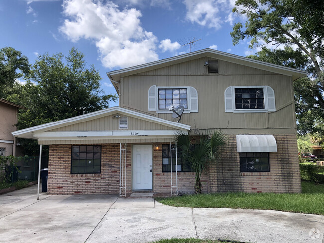 Building Photo - Spacious 5-Bedroom Single Family Home in H...