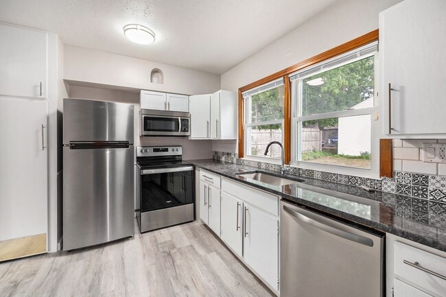 Building Photo - Charming, remodeled 2-Bed/1-Bath ranch style home- $1499