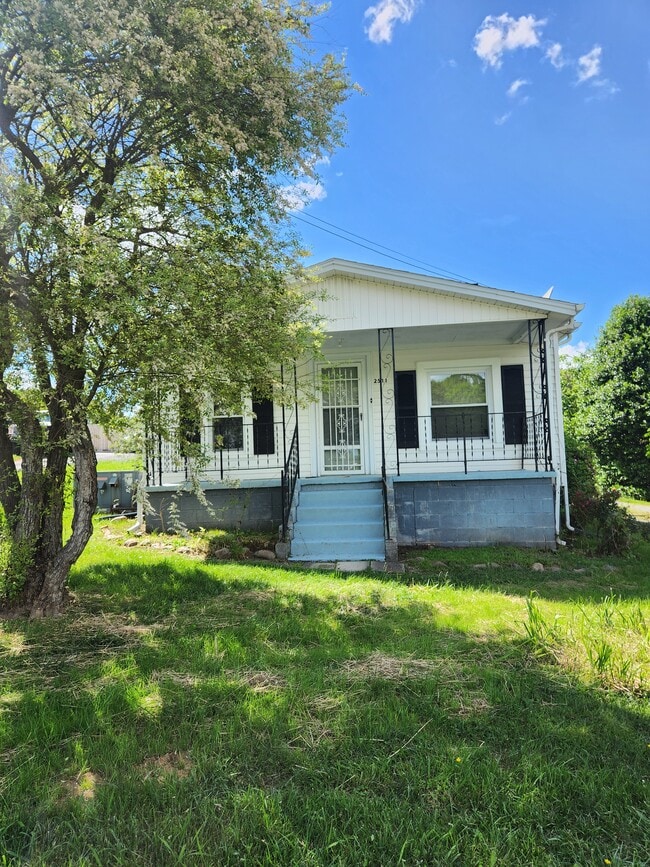 Photo - 2511 Watauga Rd