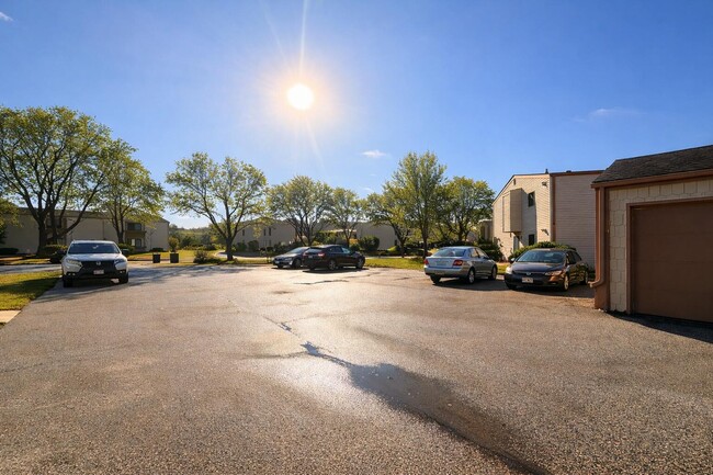 Photo - 1876 Haymarket Rd