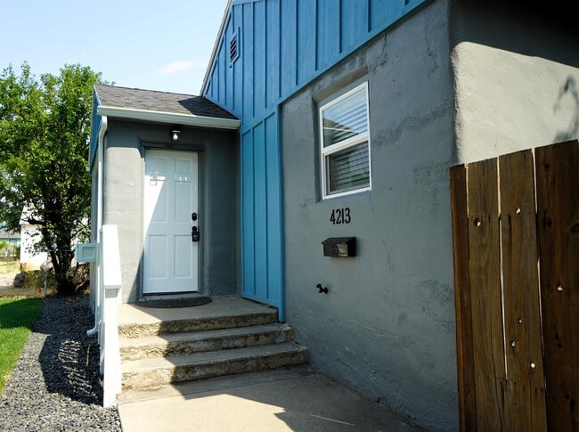 Photo - 4213 W Clark St