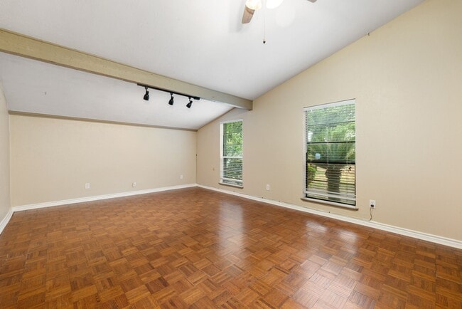 Photo - 4838 Gretna Green Dr