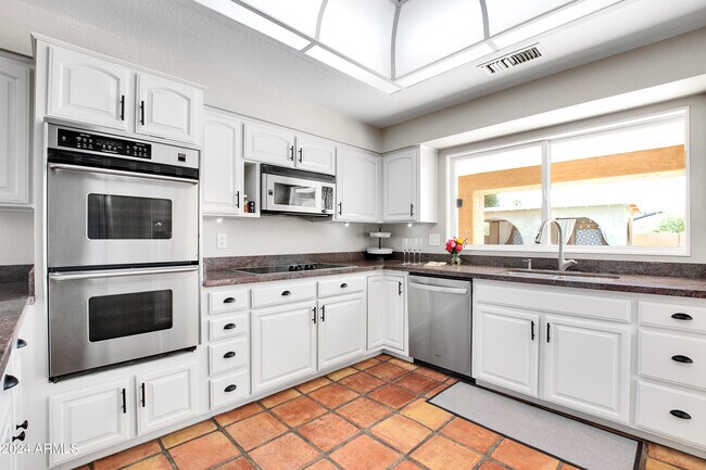 Photo - 11222 N Miller Rd