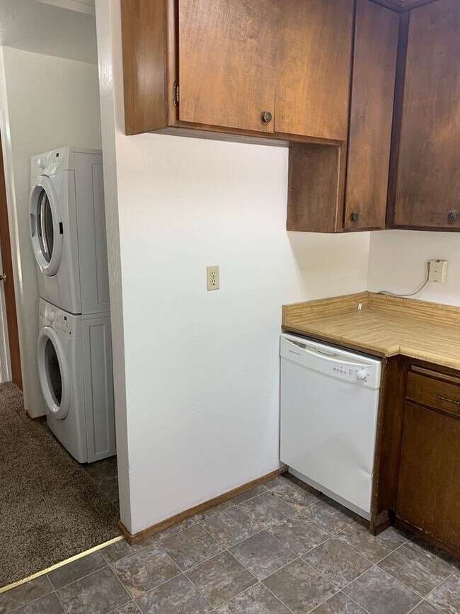 Photo - 1132 Hobart St Unidad C (Alley Access Dark Brown Duplex)