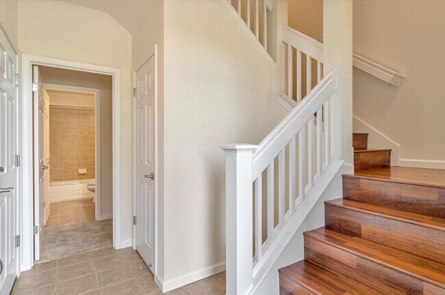 581 Bridgeport Terrace