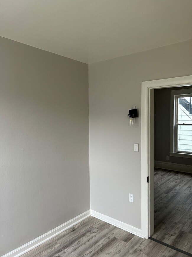 Photo - 1675 N Marshall St Unit 1677 N Marshall St 2nd Floor