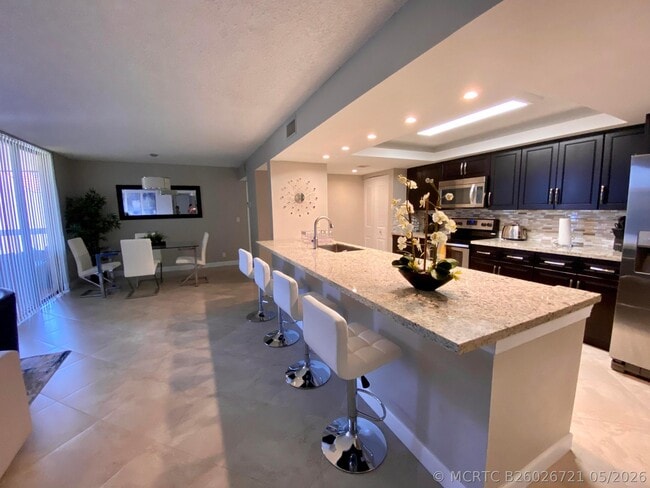 2255 Lindell Blvd Unit 502