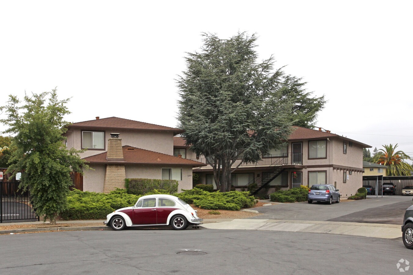 Photo - 695 Ontario Ct