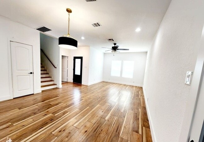 Photo - DOWNTOWN NEW BUILD RETREAT