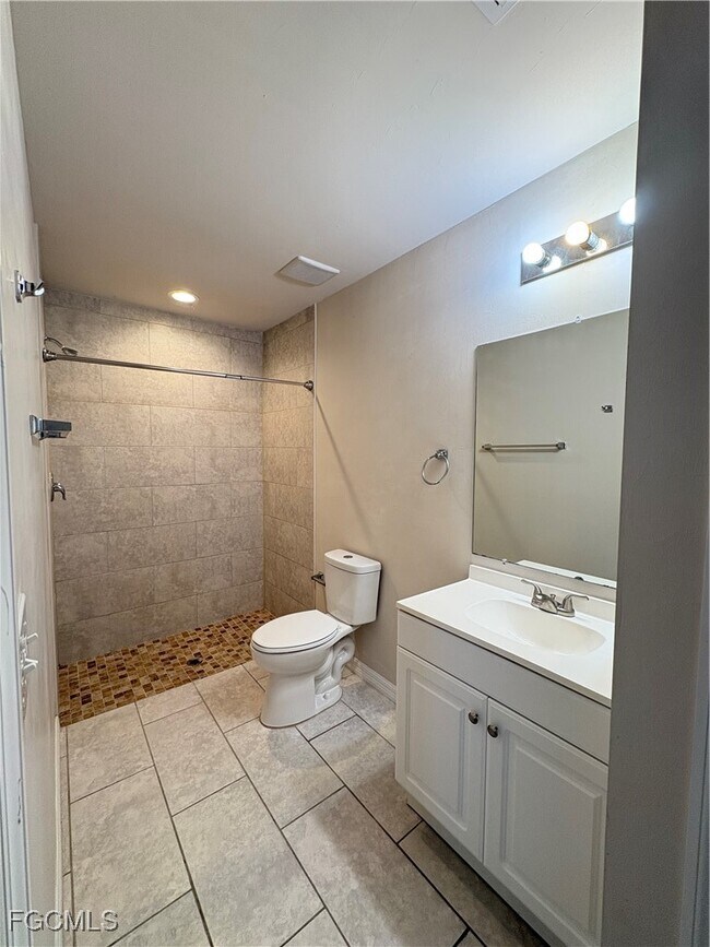 Photo - 3803 Chiquita Blvd S