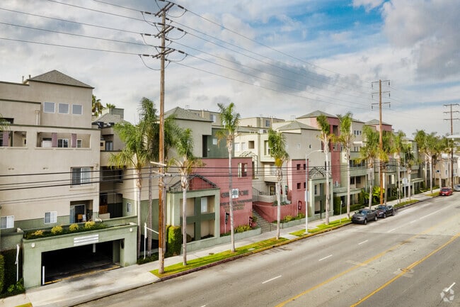 CentrePointe Apartments