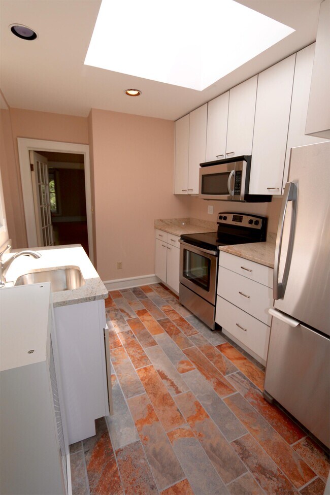 Photo - 3116 Humboldt Ave S