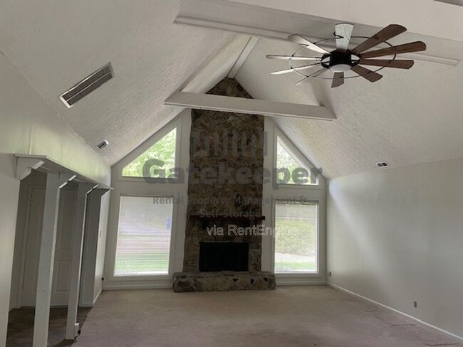 Photo - 100 Sandown Dr