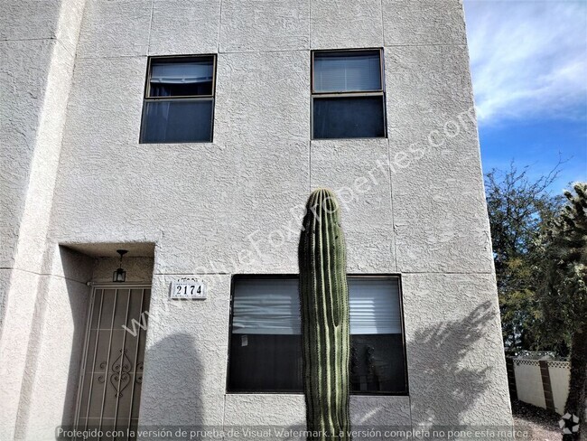 Building Photo - Centrally Located 2 bedroom, 2 bathroom Rental