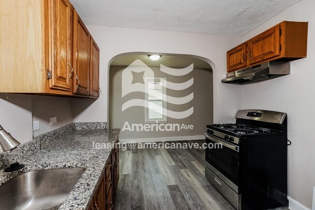 Photo - 242 E Park Blvd