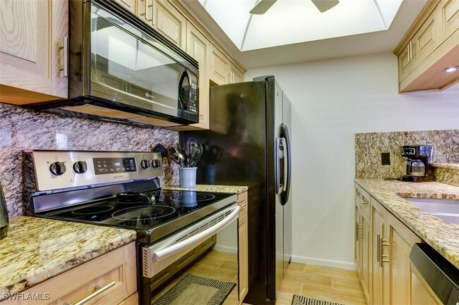 Building Photo - 4345 27th Ct SW Unit 202