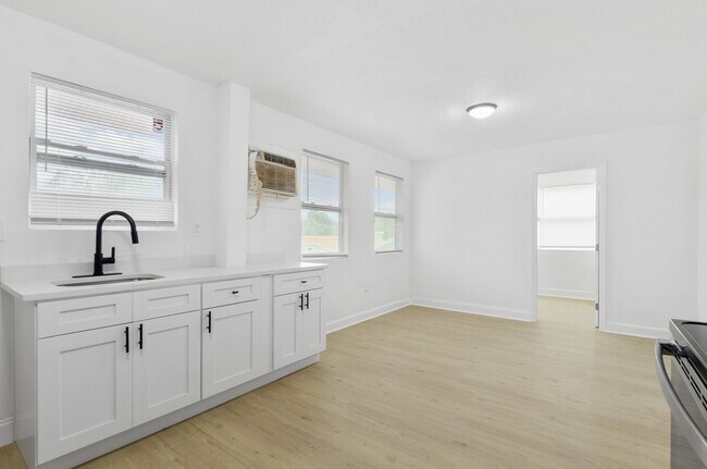 Photo - 1761 19th St S