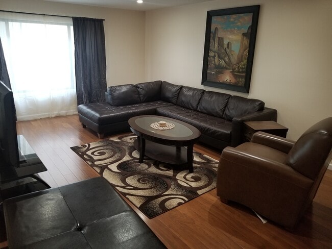 Building Photo - 4110 Elm Ave Unit 202 Rental