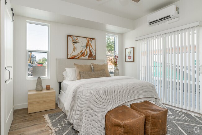 2BR, 2BA - 1,117SF - Bedroom - THE STATION at Trolley District