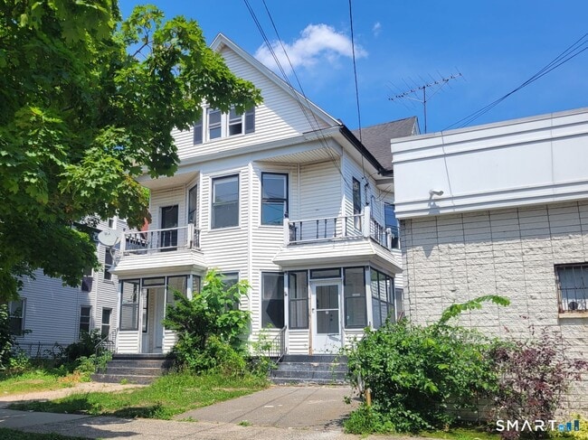 Building Photo - 687 Dixwell Ave Unit 3