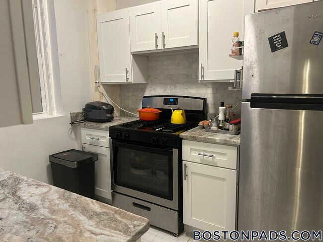 Photo - 86 Glenville Ave Unit 2