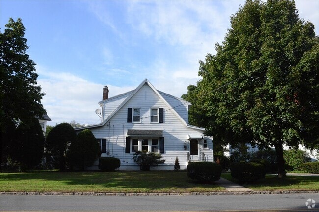Building Photo - 121 Hutchinson Blvd Rental