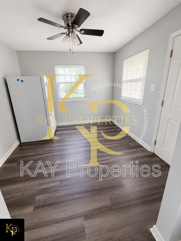 Photo - 3013 Wedgedale Ave