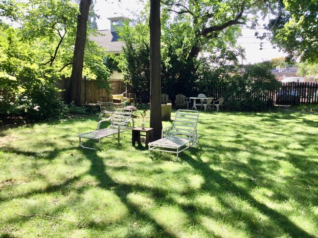 Photo - 1306 Hinman Ave