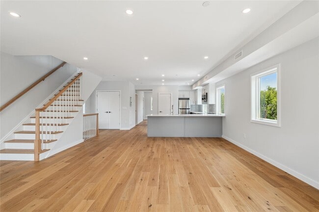 Building Photo - 46 Hudson St Unit 3 Rental