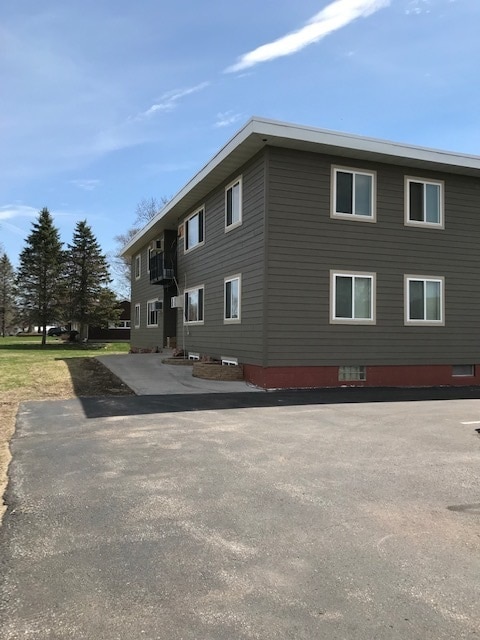 Building Photo - 36264 Kopp St Unit 10