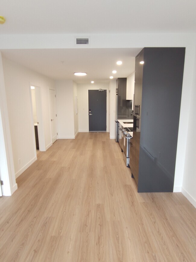 Photo - 1380 Pridham Ave