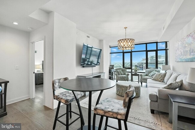 Photo - 70 N Street SE Unit 913 Unit 913