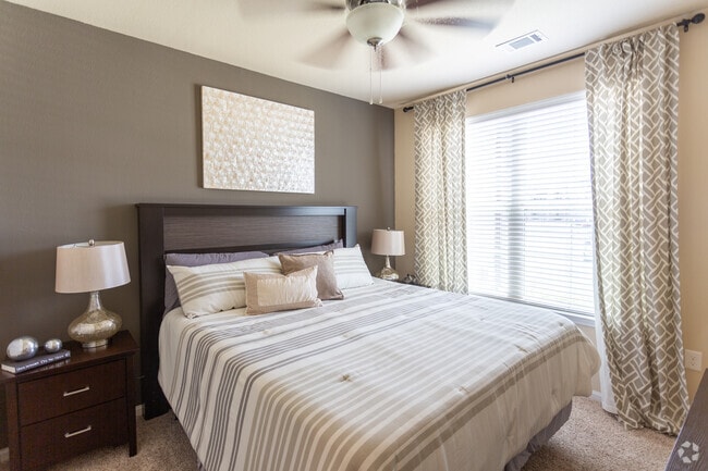 2 BR 2 BA 1062 SF