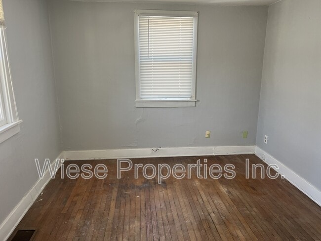 Photo - 2013 S Spring St