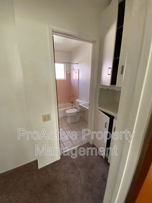 Photo - 1221 W Shorb St