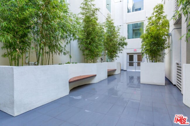 Photo - 436 S Virgil Ave