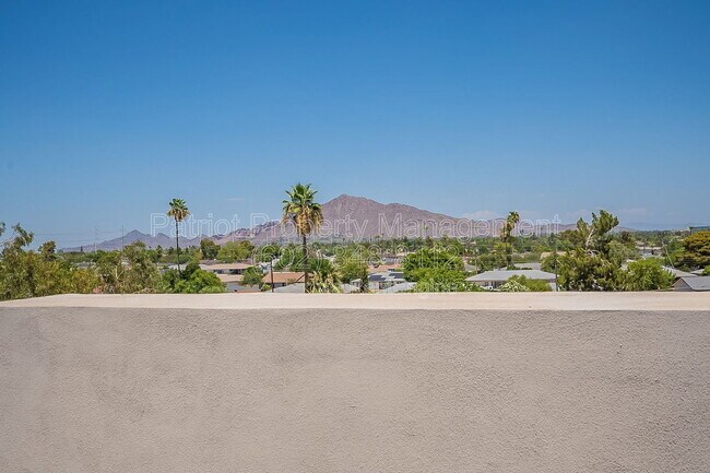 6850 E McDowell Rd