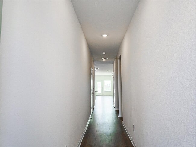 Photo - 136 Holmby Dr