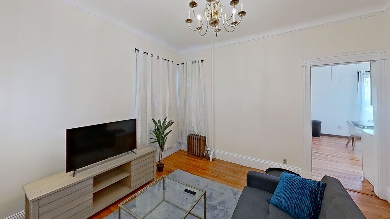Photo - Private bedroom in 4 bed/1.5 bath Home