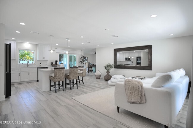 Photo - 1162 Samar Rd