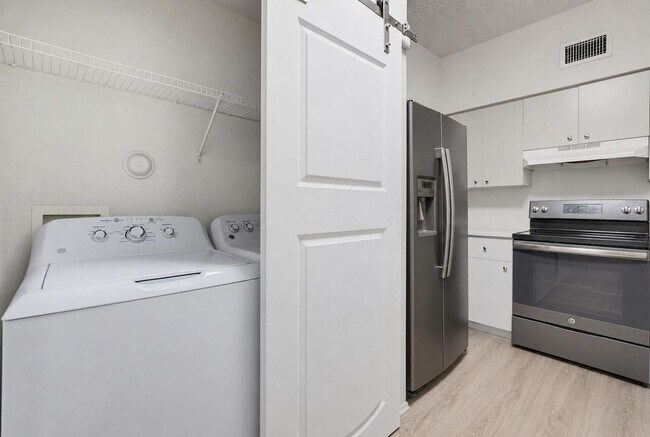 Photo - 350 Crestwood Cir Unit 306