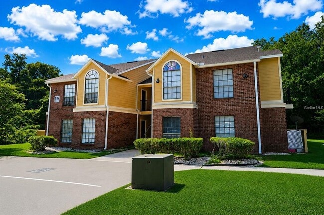 Building Photo - 8752 Mallard Reserve Dr Unit 203