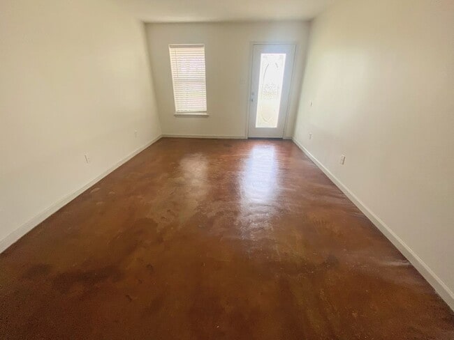 Photo - 2-Bed, 2.5-Bath Townhouse Near McNeese State University Unit 357 East Sale Road