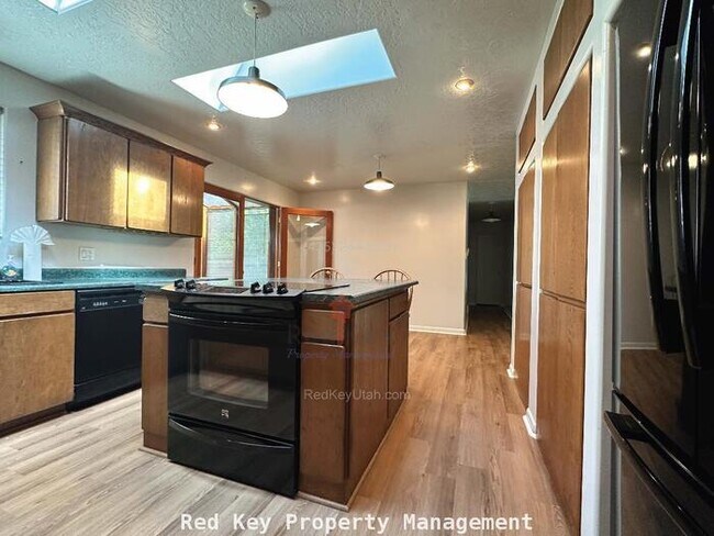 Photo - Country Club Dr. Single Family Home