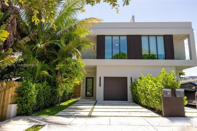 Photo - 8850 NE 8th Ct