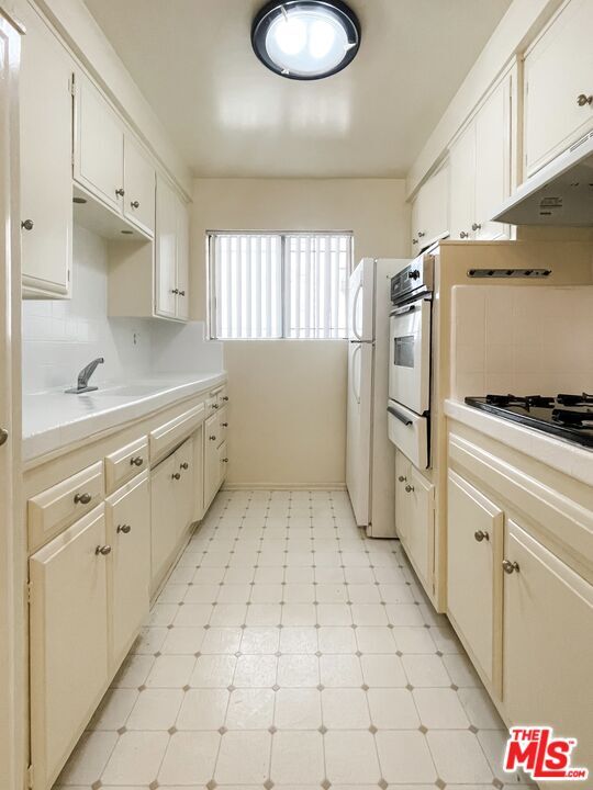 Photo - 935 N Alfred St Unit 8