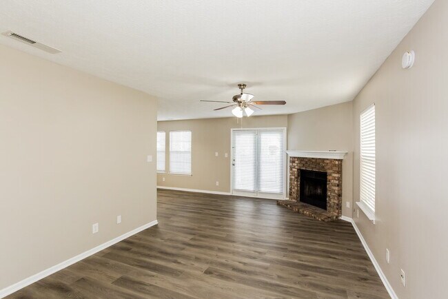 Photo - 6748 Redan Dr